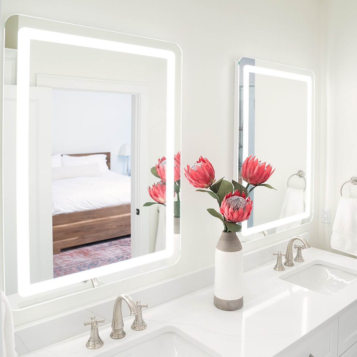Seaura light mirrors